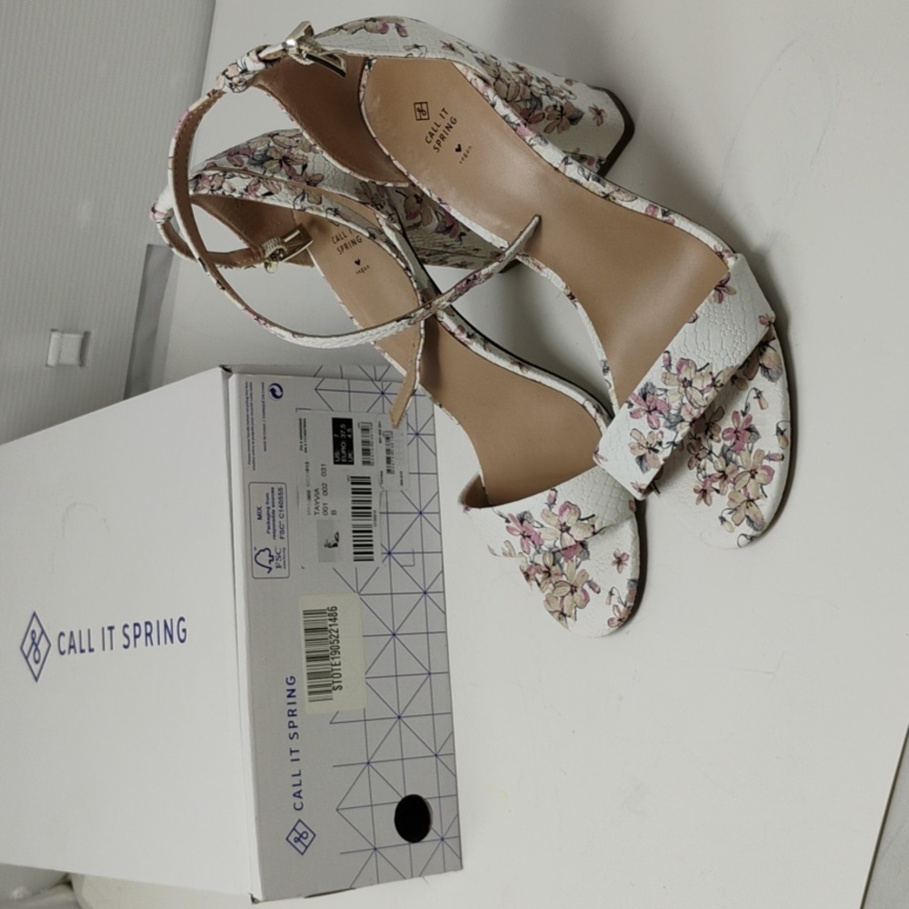 Call It Spring TAYVIA Floral Heels